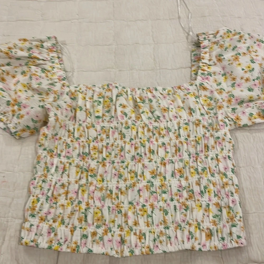 Elodie Yellow Smocked Floral Cropped Crop Top Size Medium - Picture 4 of 5